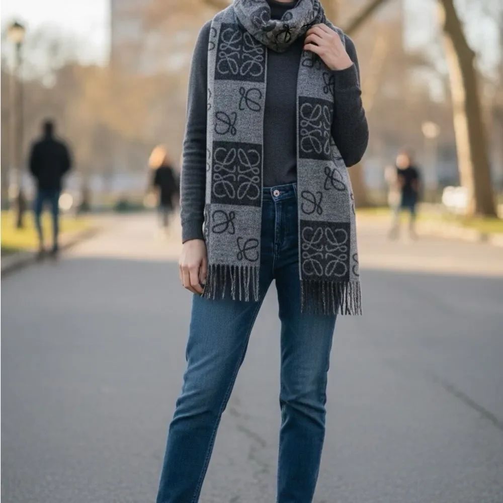NWOT Loewe Black White & Shades of Gray Wool & Cashmere Anagram Scarf